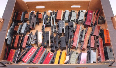 Lot 363 - One tray containing approx 40 Hornby Dublo...