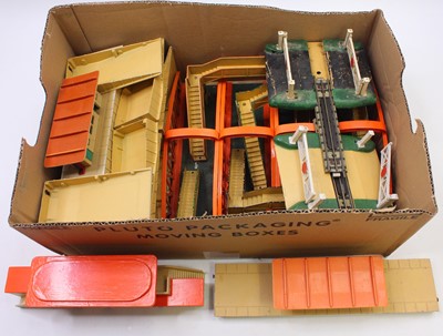 Lot 329 - One tray containing Hornby Dublo accessories...