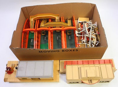 Lot 328 - One tray containing Hornby Dublo unboxed...