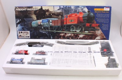 Lot 432 - Hornby 00 gauge Freight Hauler set, comprising...