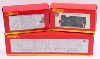 Lot 422 - Three Hornby 00 gauge locos to include a class...