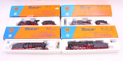 Lot 566 - Four HO gauge Roco locos to include a BR57...
