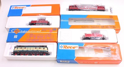 Lot 554 - Four HO gauge Roco locos to include a BR365...