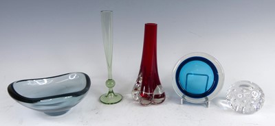 Lot 99 - A collection of five various items of...
