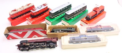 Lot 567 - 10 mostly HO gauge locos to include a DG EM16...