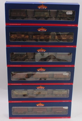 Lot 479 - One tray containing six Bachmann 00 gauge...