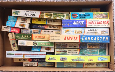Lot 468 - One tray containing various Airfix Kitmaster...