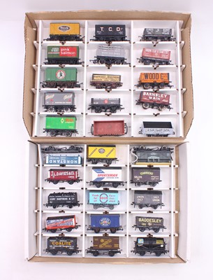 Lot 460 - One Bachmann 00 gauge Warley stock box...