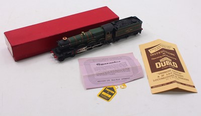 Lot 302 - A Hornby Dublo 2-rail 2220 in BR lined green,...