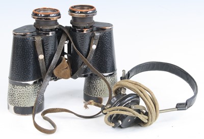 Lot 3137 - A pair of German Third Reich Kriegsmarine...