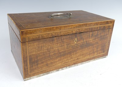 Lot 2175 - An early 19th century fiddleback mahogany and...