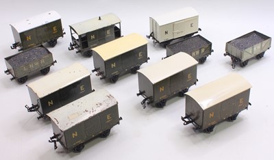 Lot 163 - Eleven Bassett-Lowke/Leeds Model Co/Bing...