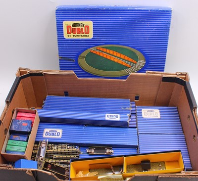 Lot 348 - Hornby-Dublo 3-rail track: Turntable (E) in...
