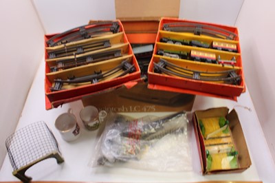Lot 132 - Two trays containing Hornby 0 gauge, to...