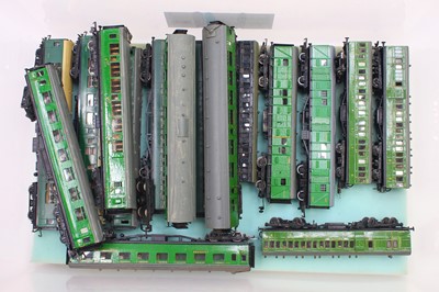 Lot 508 - Sixteen 00 gauge kit built and Triang coaches,...