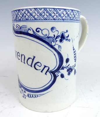 Lot 2019 - An 18th century pearlware porcelain tankard,...