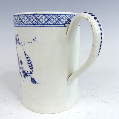Lot 2019 - An 18th century pearlware porcelain tankard,...