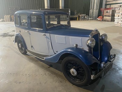 Lot 2902 - A 1935 Standard Ten Deluxe Saloon. Reg No....
