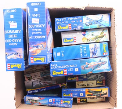 Lot 750 - 15 Revell plastic aircraft kits to include a...