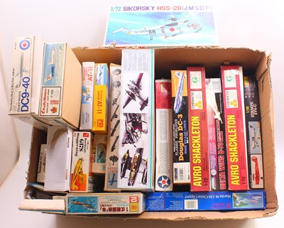 Lot 762 - One tray containing 19 various aircraft kits...