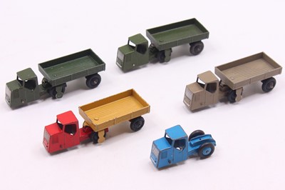 Lot 1217 - Dinky Toys group of 5 Mechanical Horses 33W to...