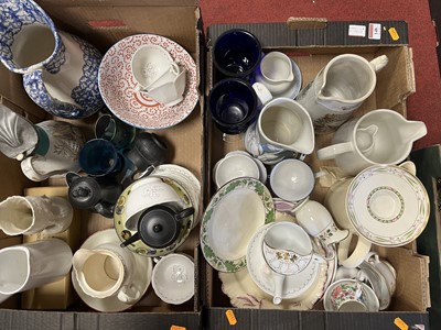 Lot 128 - A collection of ceramics, to include two early...