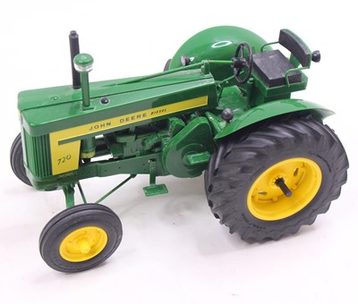 Lot 1626 - Yoder 1/16 scale model of a John Deere 720...