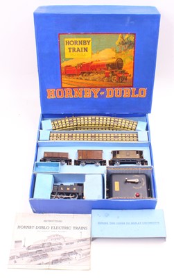 Lot 387 - Hornby Dublo 3-Rail EDG7 goods set, comprising...