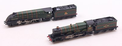 Lot 306 - Two Hornby Dublo locos to include an EDL11...