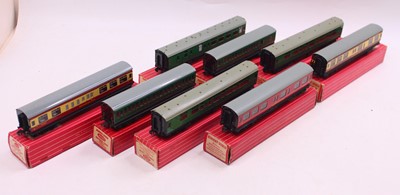Lot 331 - Eight Hornby Dublo coaches, to include a 4048...