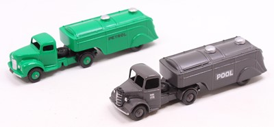 Lot 1061 - Dinky No.541 Style Commer Articulated Tanker...