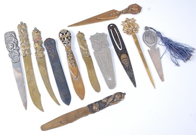 Lot 334 - An Art Nouveau continental silver bookmark /...