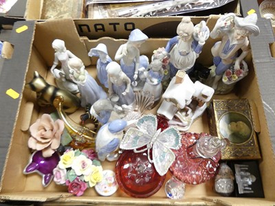 Lot 421 - A collection of miscellaneous items, to...