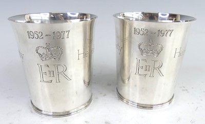 Lot 105 - A pair of Silver Jubilee commemorative...
