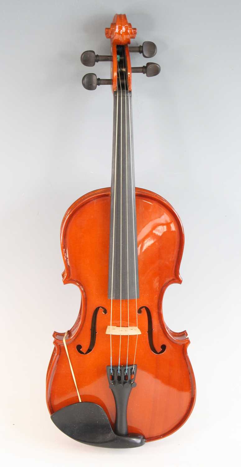 Lot 64 - A modern Gear 4 Music 1/2 size students violin,...