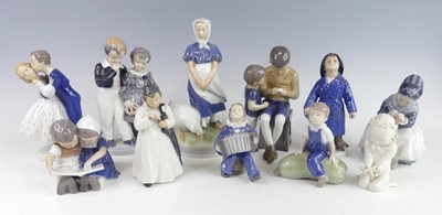 Lot 60 - A collection of eleven various Royal...