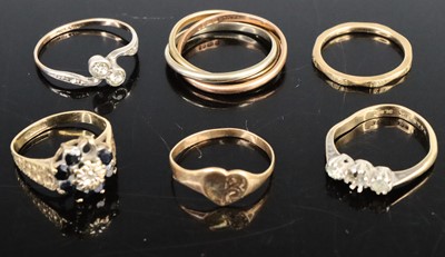 Lot 272 - Six various 9ct gold rings, to include Russian...
