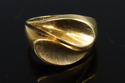 Lot 280 - A 14ct gold crossover band ring, size K,...