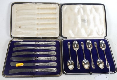 Lot 245 - A cased set of 6 silver teaspoons, as retailed...