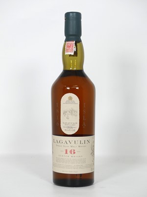 Lot 1409 - Lagavulin, 16yr old single Islay malt whisky,...