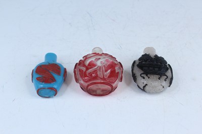 Lot 33 - Twelve Chinese jades and snuff bottles,...