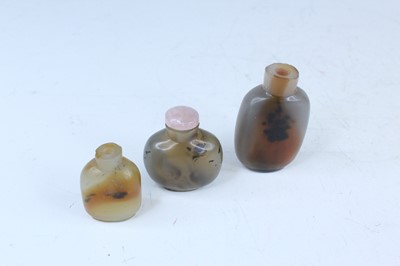 Lot 33 - Twelve Chinese jades and snuff bottles,...