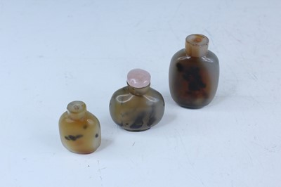 Lot 33 - Twelve Chinese jades and snuff bottles,...