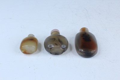 Lot 33 - Twelve Chinese jades and snuff bottles,...