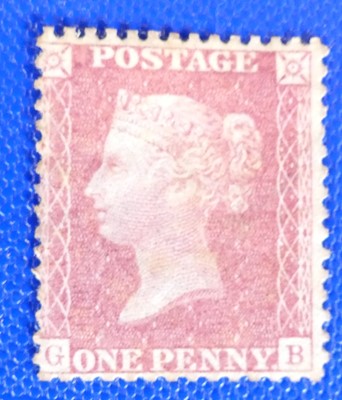 Lot 275 - Great Britain, an album of QE II Wildings...