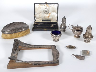 Lot 230 - A collection of silver, to include a George V...