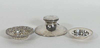 Lot 220 - A George VI silver capstan inkwell, on a...