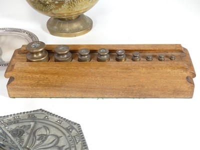 Lot 73 - A collection of metalware to include a novelty...