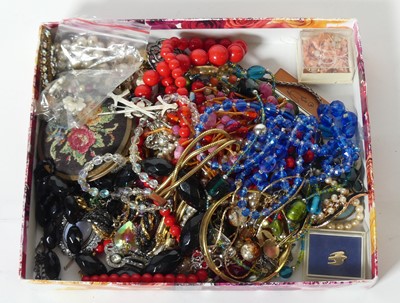 Lot 248 - A collection of costume jewellery to include...