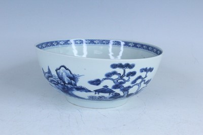 Lot 65 - A Chinese blue and white bowl, Qing Dynasty,...